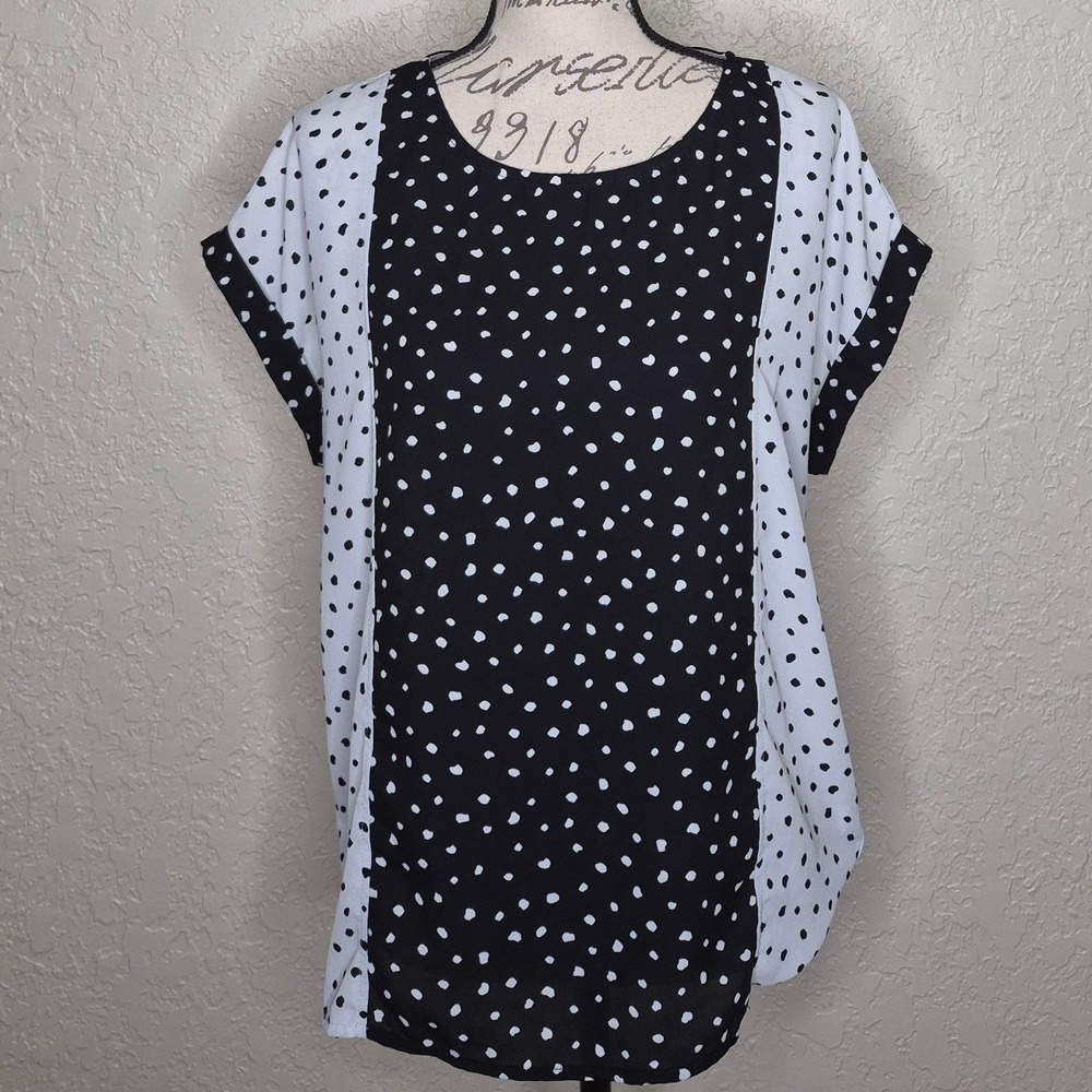 W5 Black White Polka Dot Colorblock Short Sleeve Blouse Size M